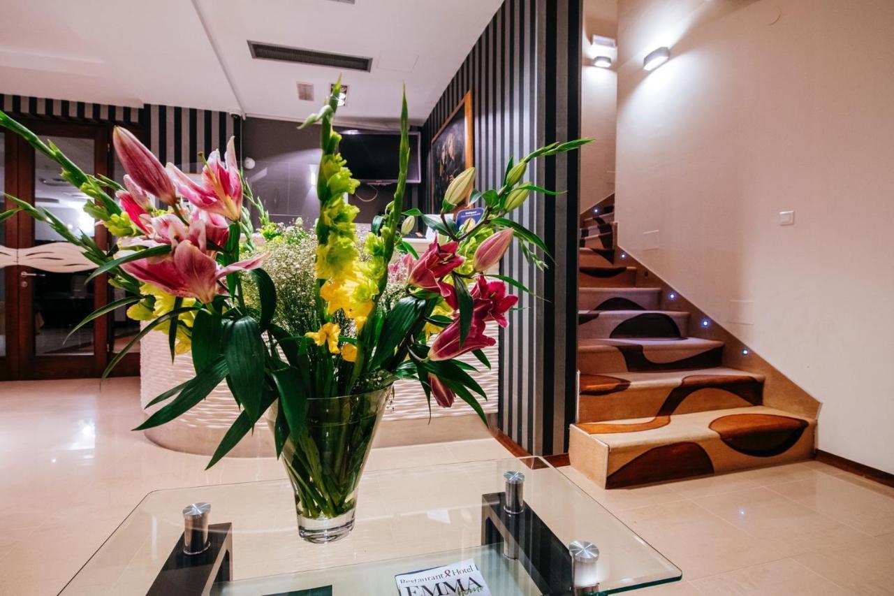 Hotel Terra โนวาลยา ภายนอก รูปภาพ