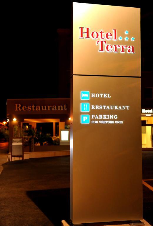 Hotel Terra โนวาลยา ภายนอก รูปภาพ